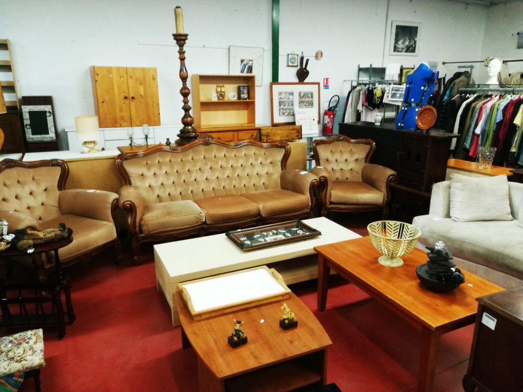 mobilier boutique saint vincent de tyrosse